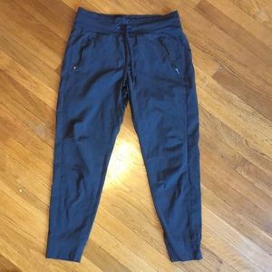 Athlete wind breaker pants